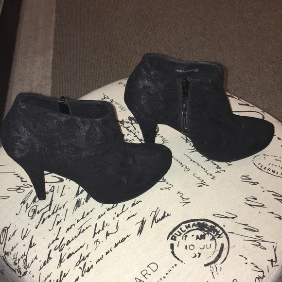 spring Shoes - 💋Black lace ankle booties